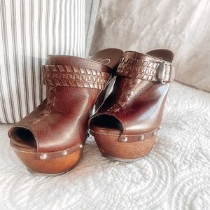 Jessica Simpson Platform Clogs Size 6.5
